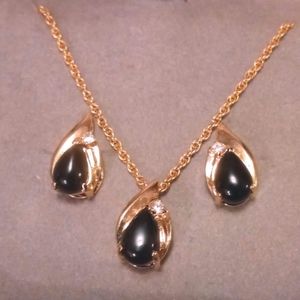 Earings & necklace set